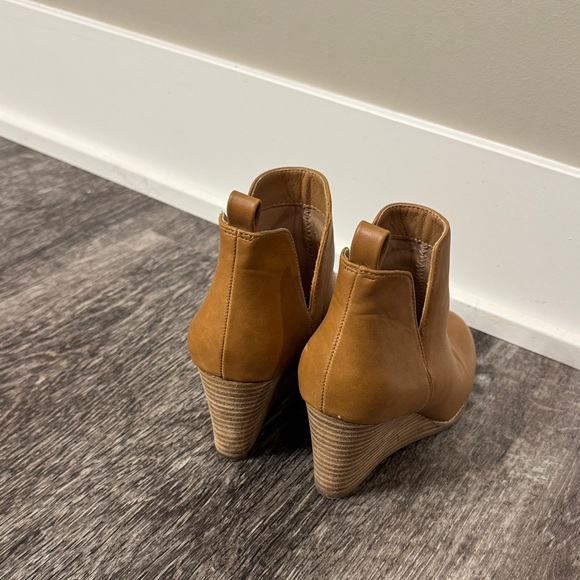 Report Tan Leather Wedge Booties - Picture 3 of 3
